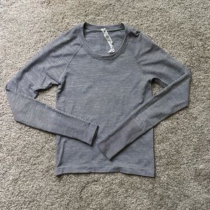 Lululemon Swiftly Tech long sleeve shirt - women’s, size 6